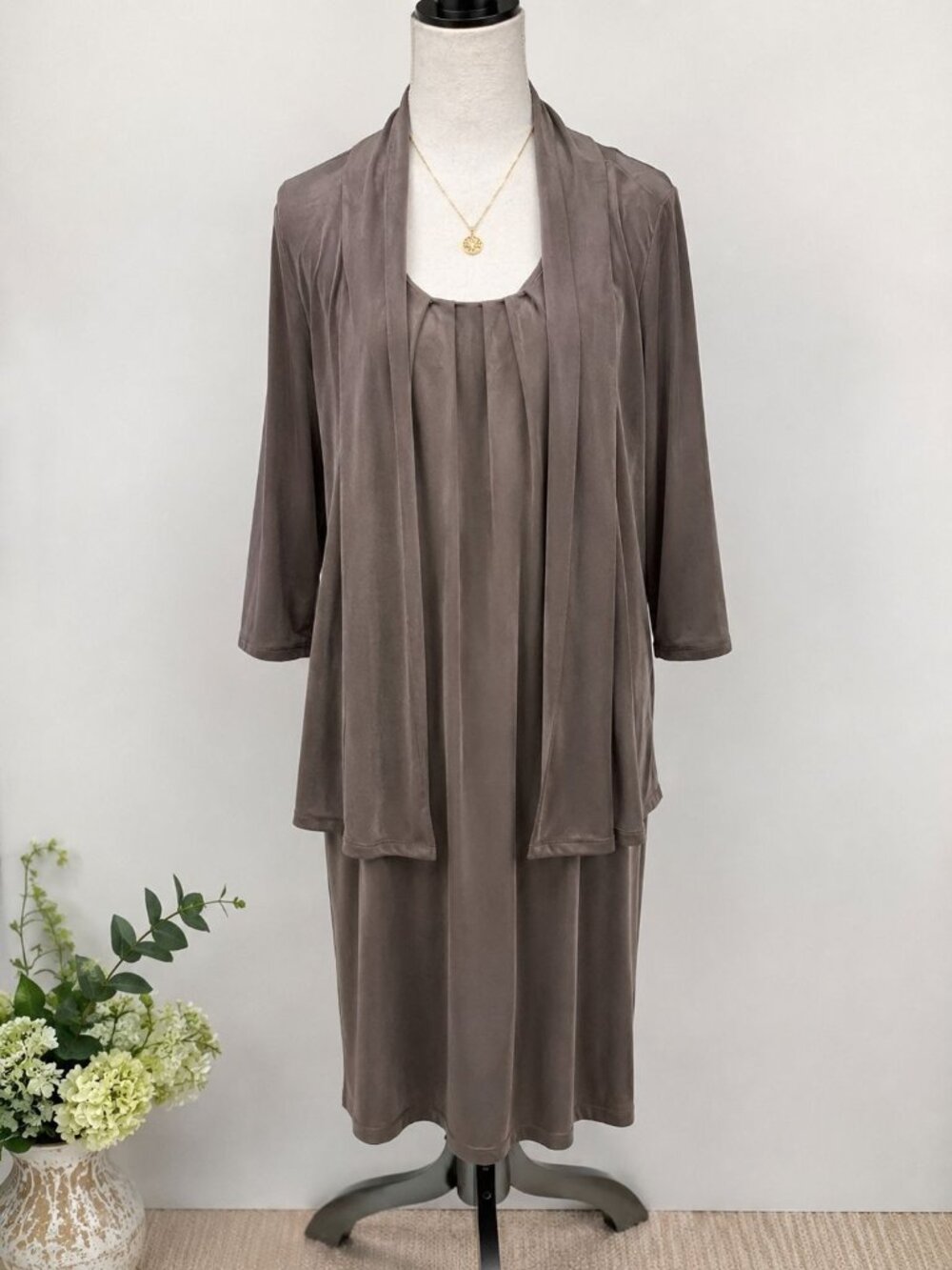 Chico’s size Small Travelers Wrinkle Free Brown Shift Tank Dress & Cardigan
